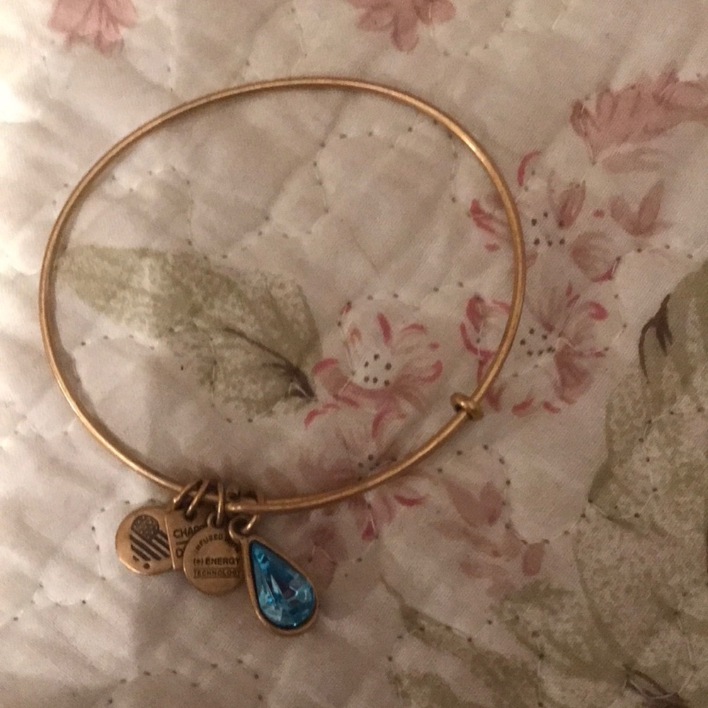 Kay’s December birthstone Bracelet
